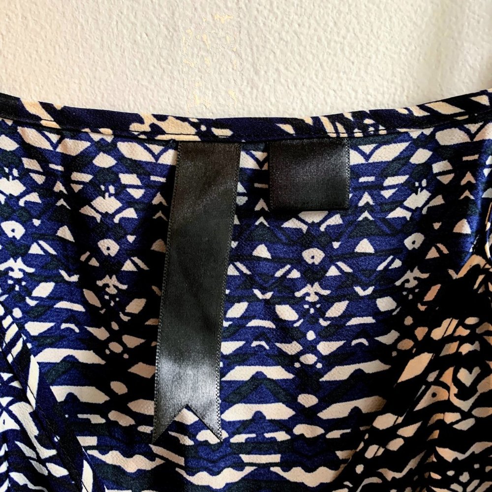 Navy Patterned Romper - Picture 4 of 5